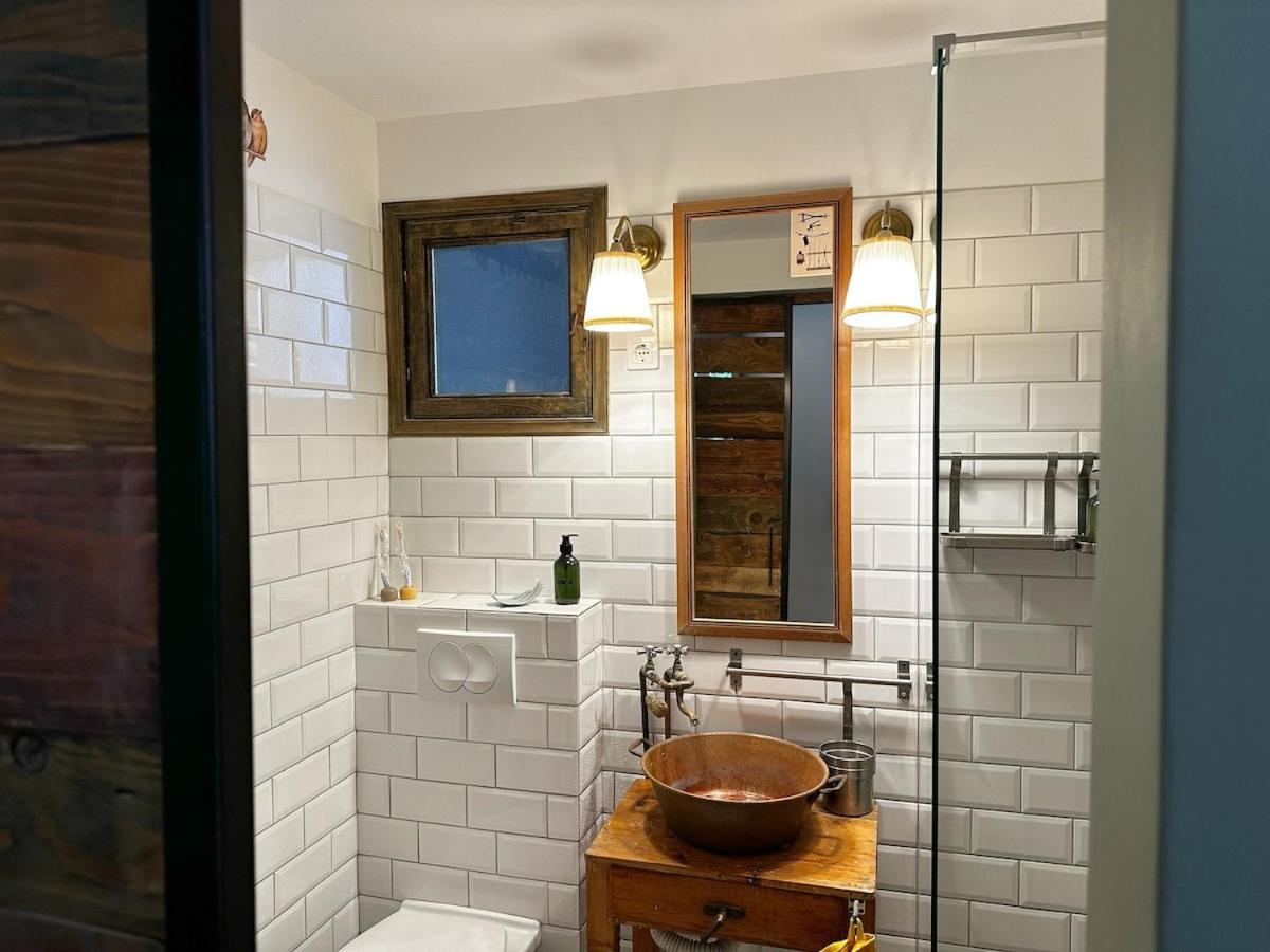Apartment Downtown Haven- Aurora Charm